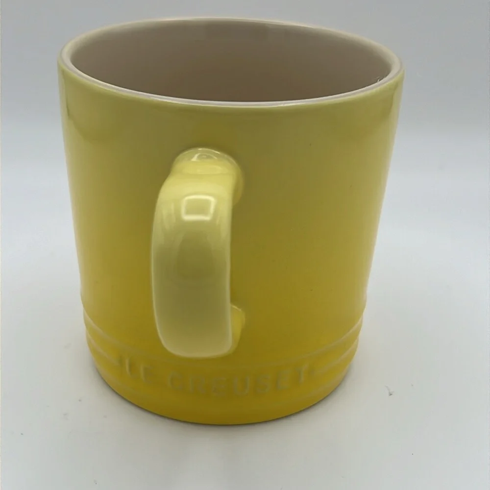 Le Creuset 11.8 oz Soleil (yellow) colored mug, NWT
